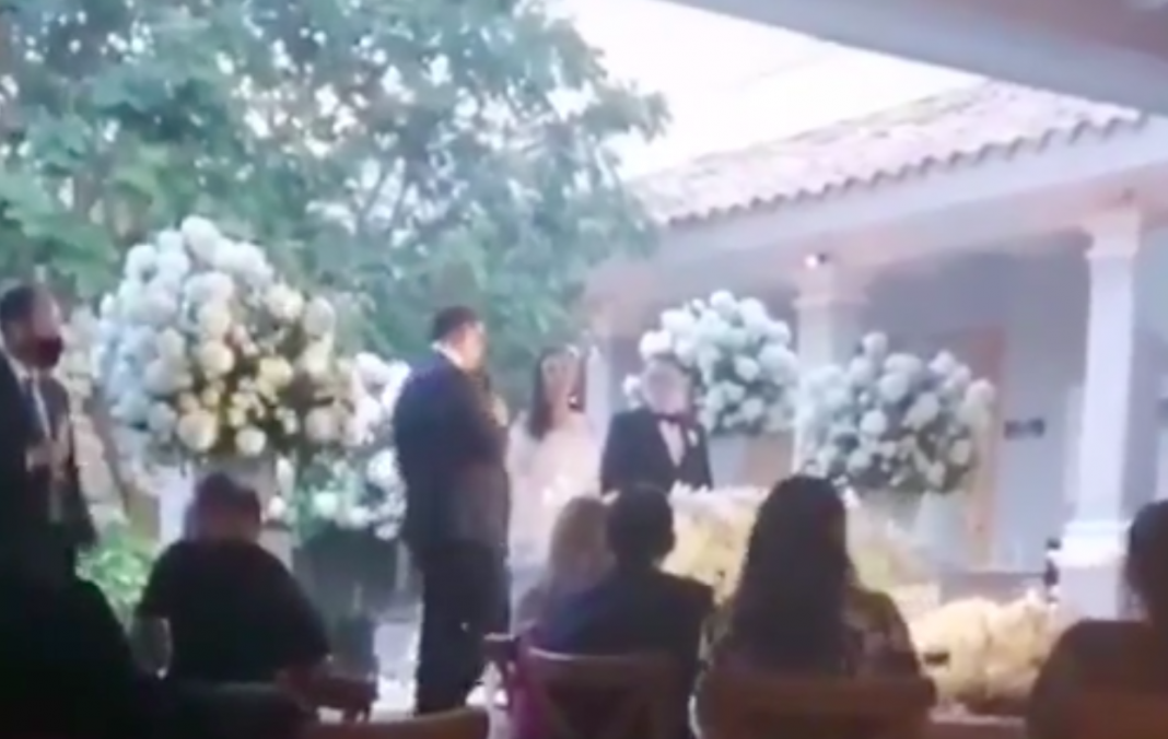 La alcaldesa de Naucalpan arma boda pese a pandemia