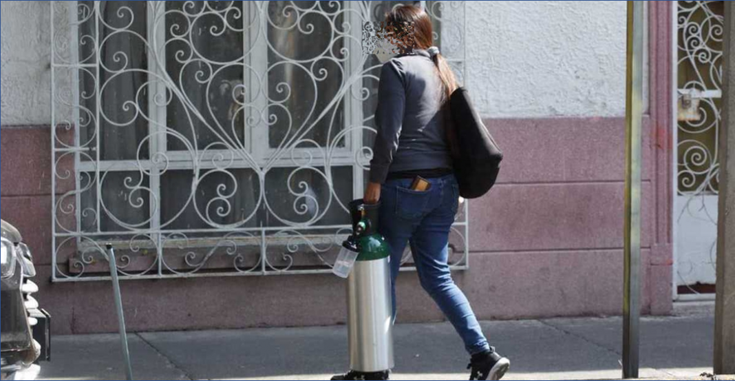 ¡Qué poca!, le venden ‘tanque de oxígeno’, pero era de helio