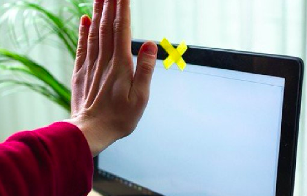 ¿Es legal que te obliguen a encender tu cámara en el home office?