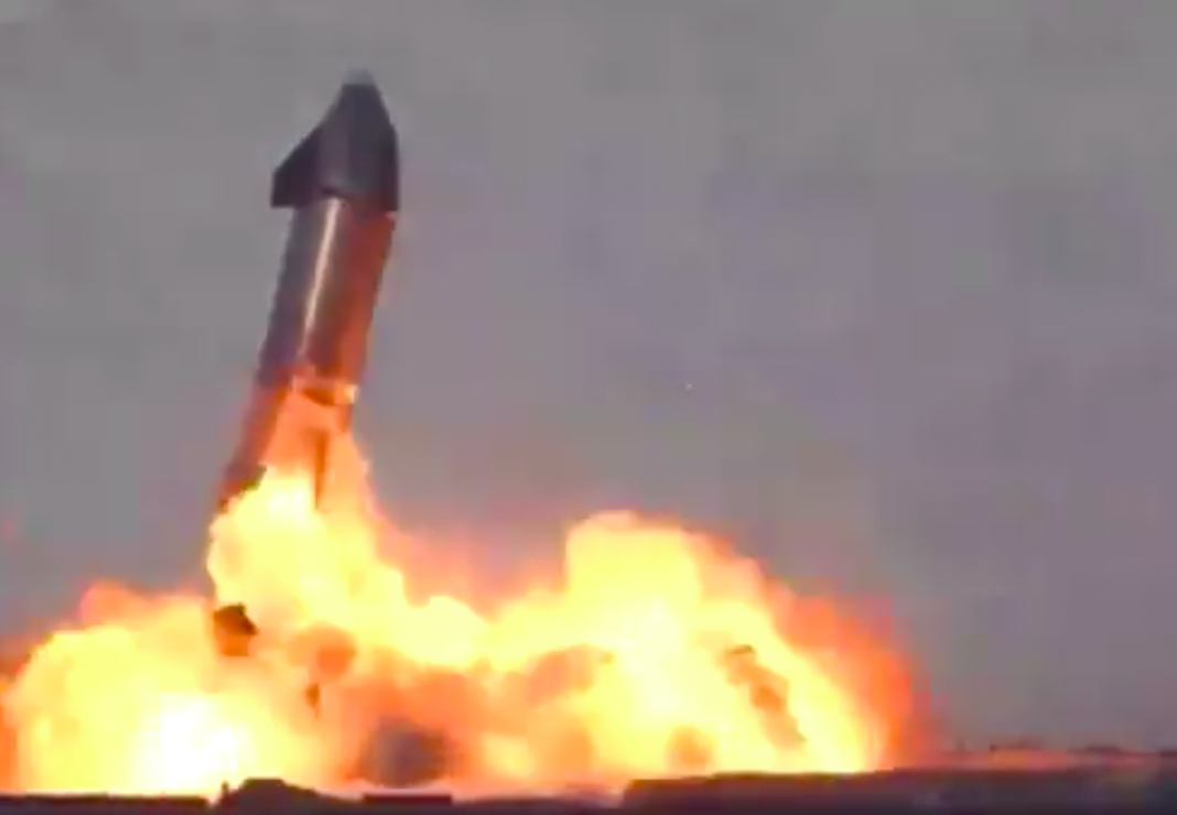 Starhip logra aterrizaje y explota minutos después