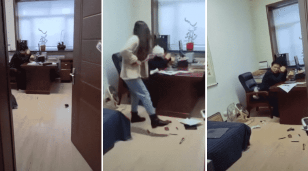 Golpea a su jefe con trapeador, tras mensajes acosadores