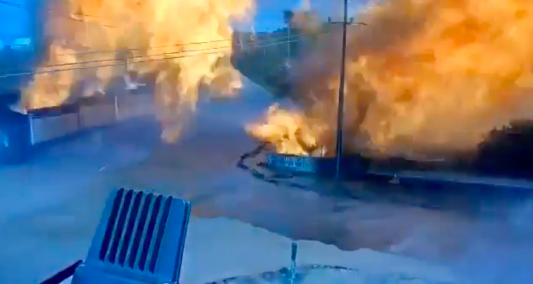 Afectaciones en dos complejos petroquímicos de Pemex