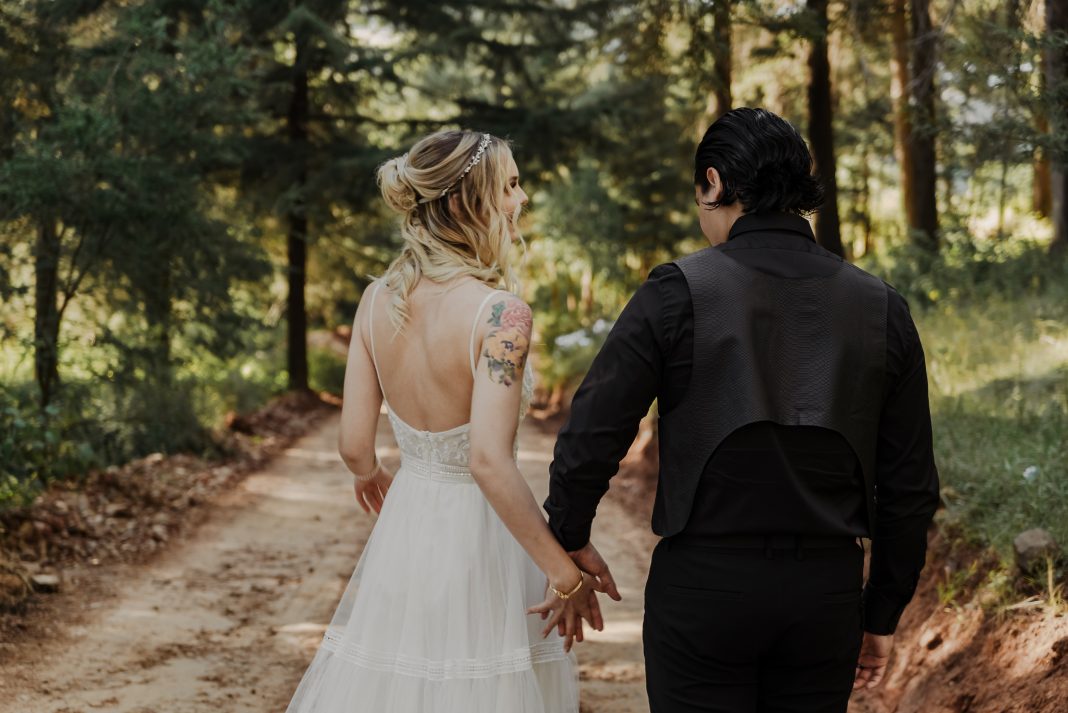 Así son las primeras bodas de la generación Z