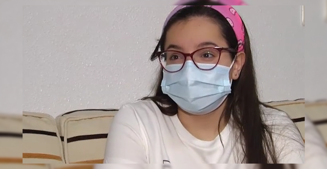 Tras la COVID-19, mujer tose cada dos segundos