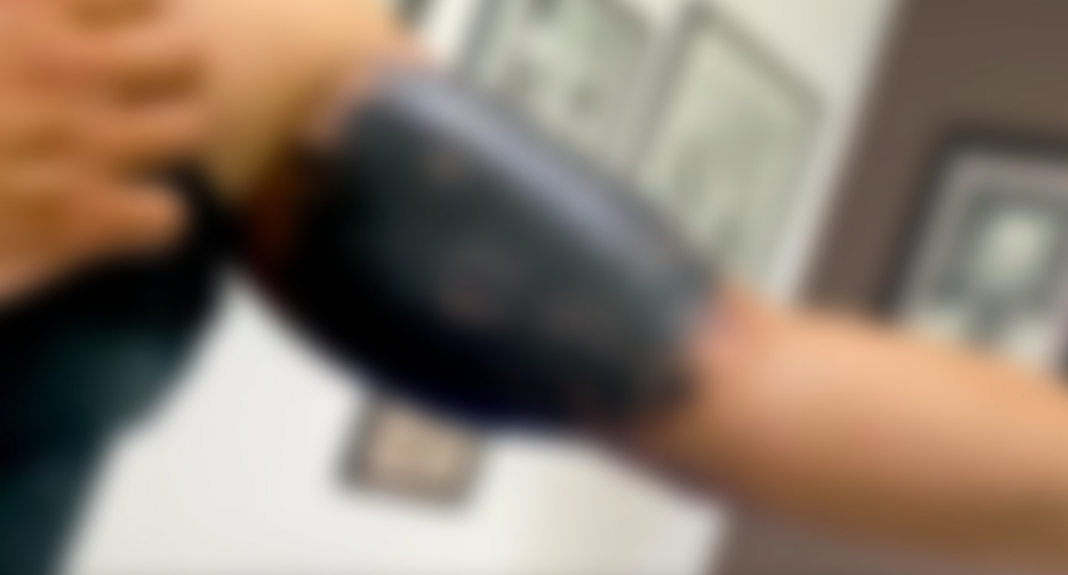 Lupillo Rivera muestra tatuaje con el que tapó el de Belinda