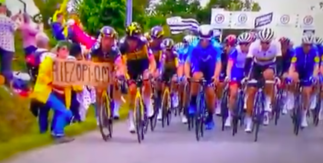 Mujer que habría provocado accidente Tour de Francia es detenida