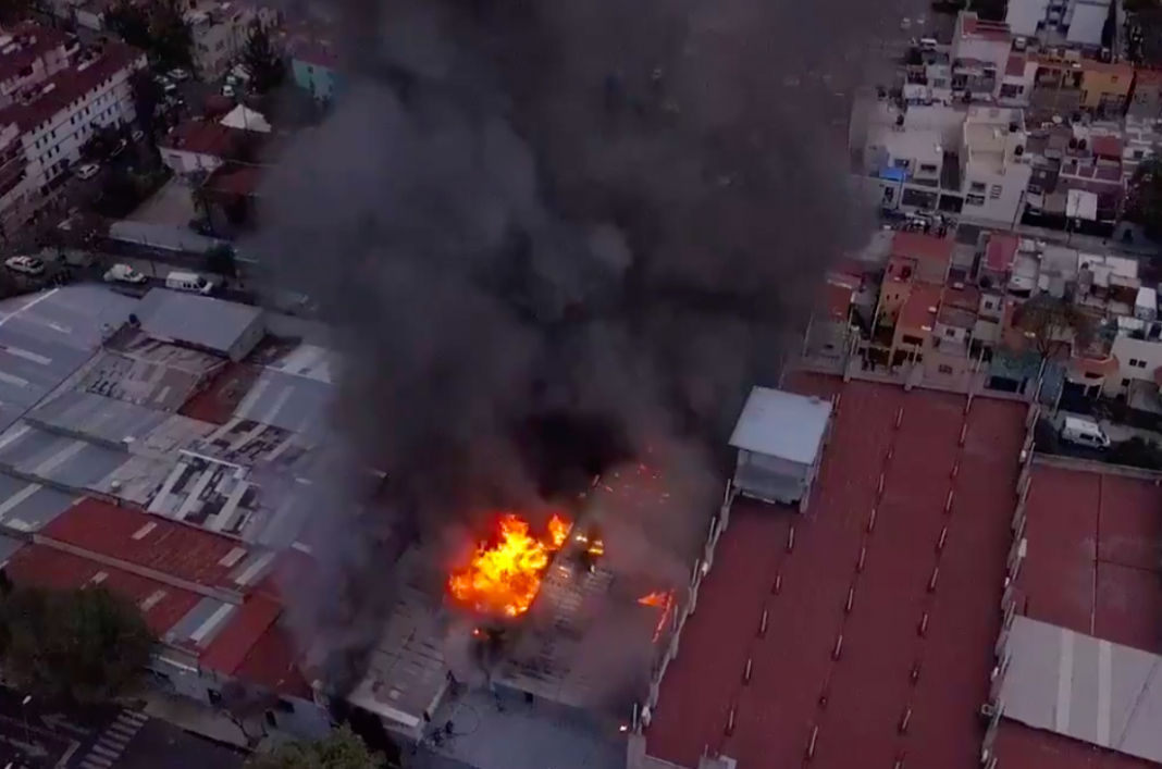 Se registra incendio en bodega de BJ