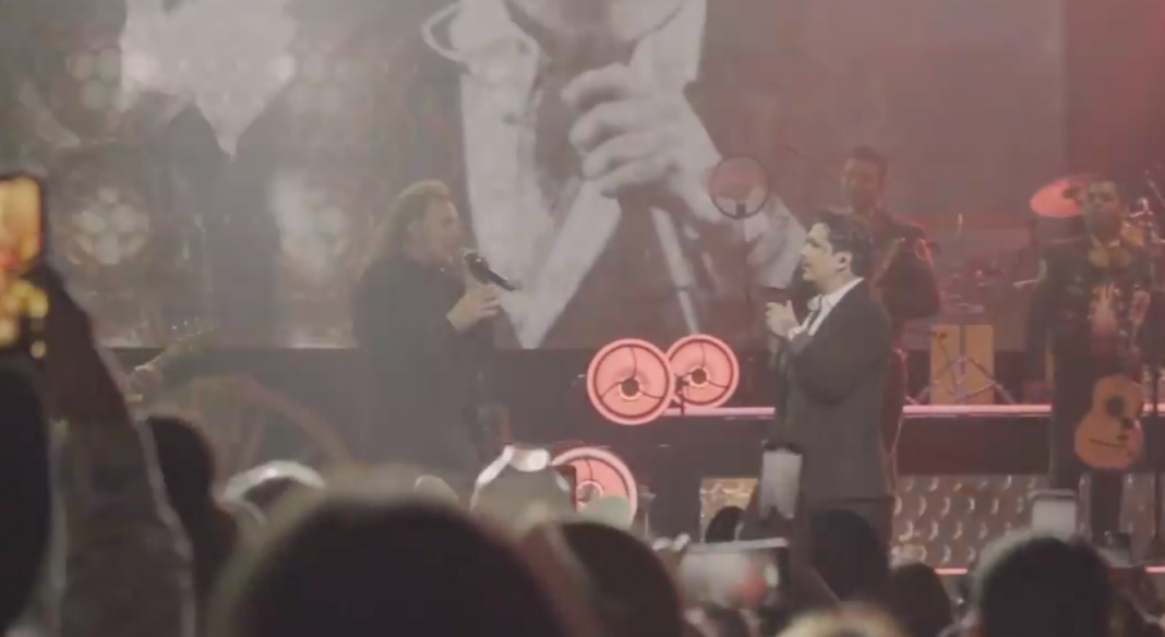 Christian Nodal y Maná comparten escenario