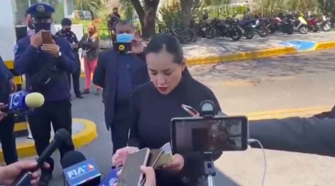 Sandra Cuevas se disculpa, pero no reconoce acusaciones