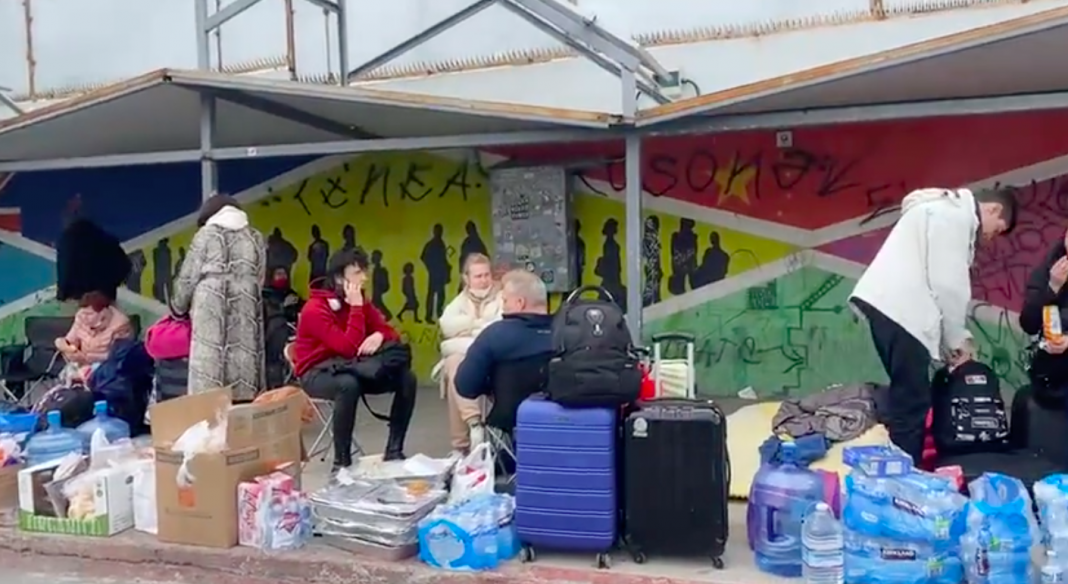 Albergue temporal en Tijuana para personas refugiadas de Ucrania