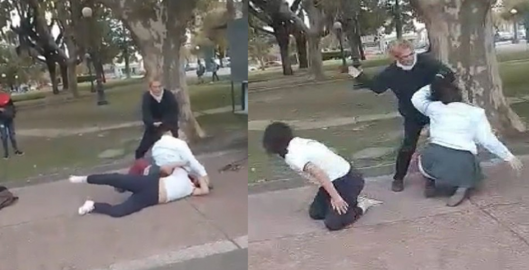 Maestra frena pelea de alumnas con más golpes