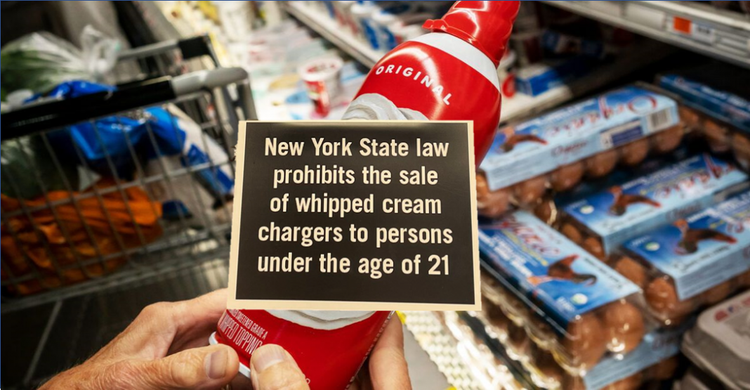 NY prohíbe la venta de botes de crema batida a menores