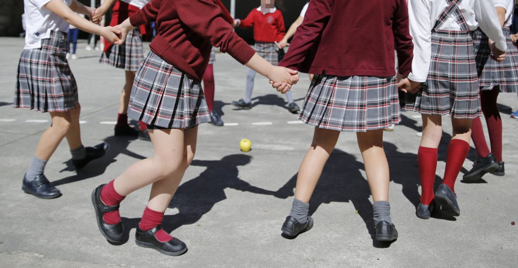 En Sonora aprueban que las niñas lleven pantalón a la escuela