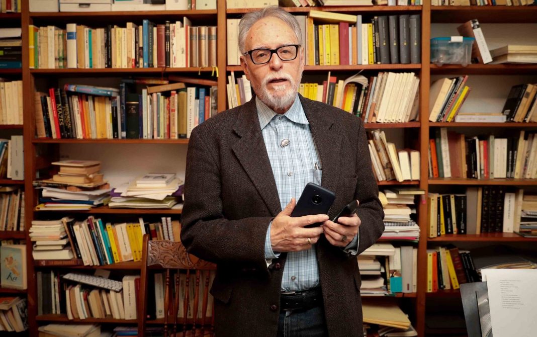 Muere el poeta mexicano David Huerta a los 72 años