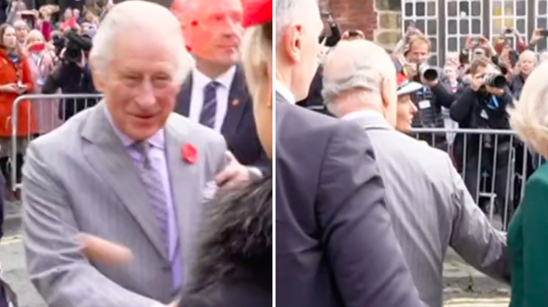 Lanzan huevos al rey Carlos III