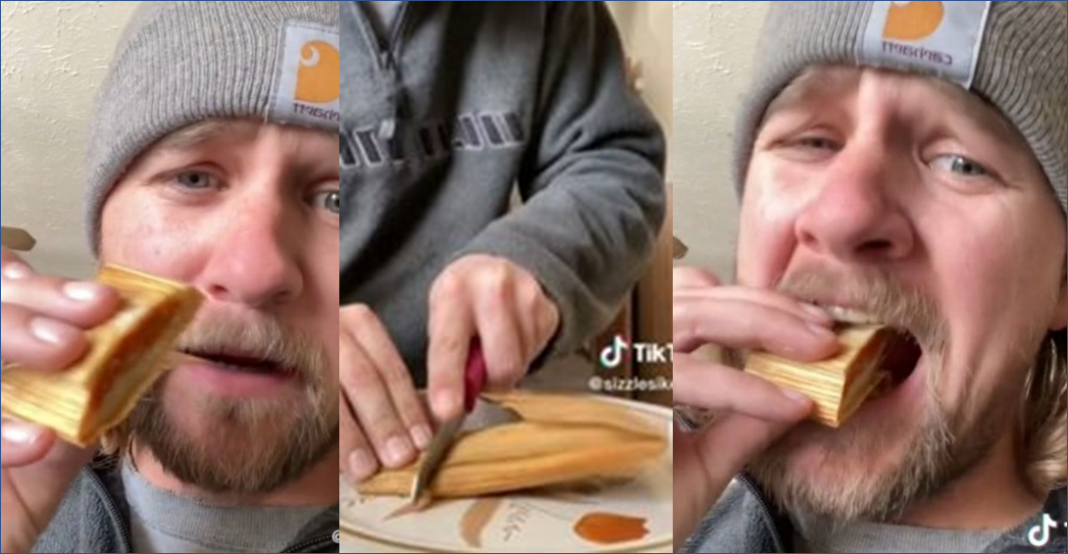 Gringo come tamal por vez primera ¡con todo y hoja!